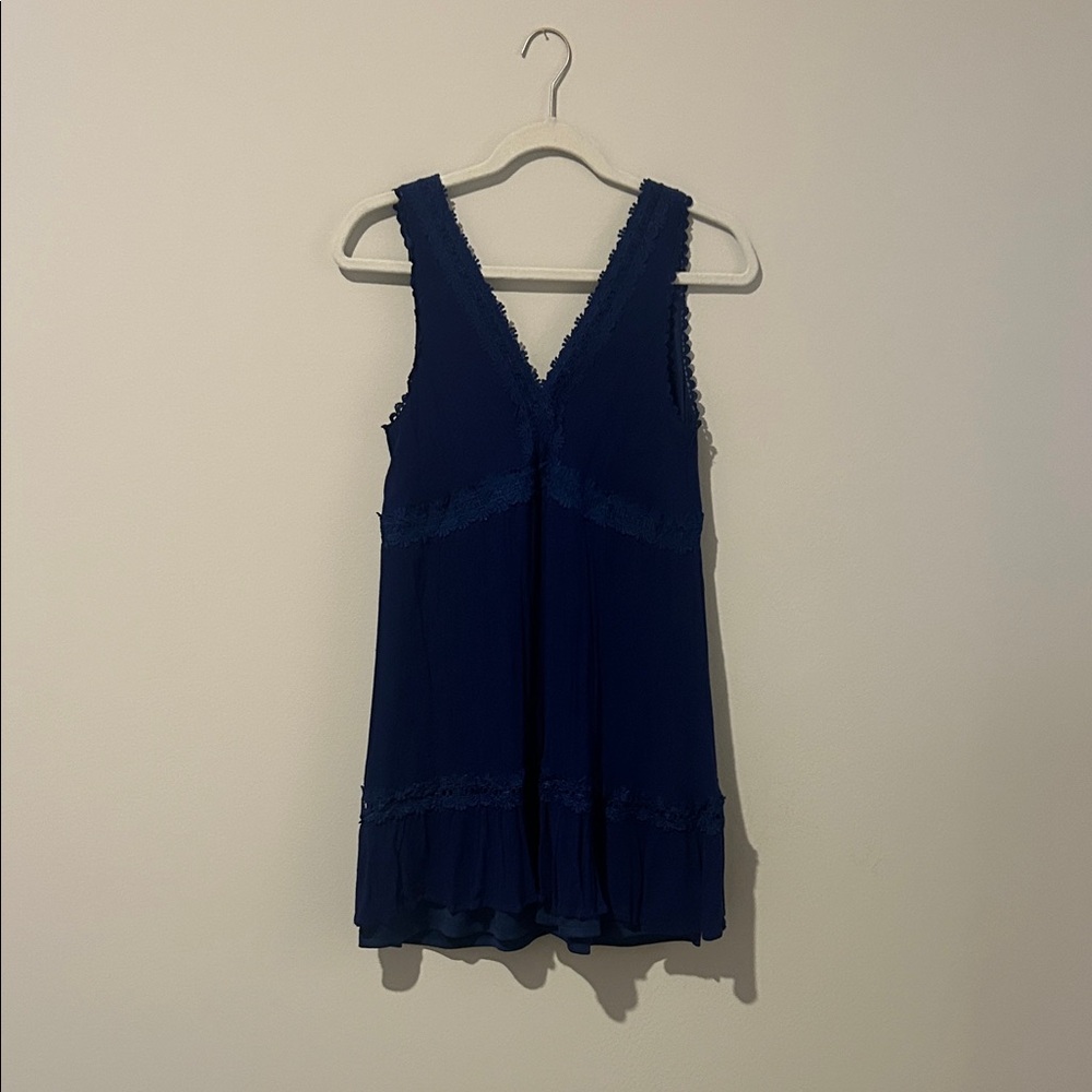 Alna be navy blue size medium woman dress.